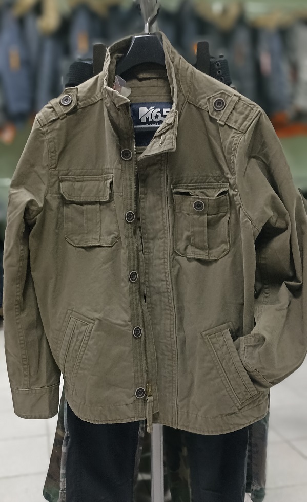   Commander olive